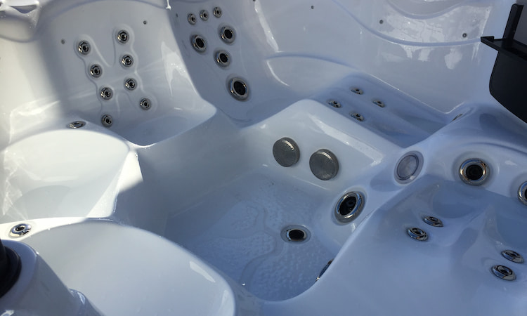 empty master spa hot tub