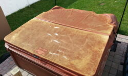 how to remove mold off of hot tub cover