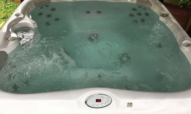 is smelly hot tub water dangerous