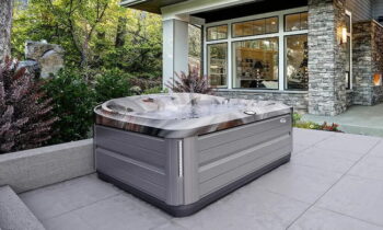 How Much Does a Jacuzzi Hot Tub Cost?