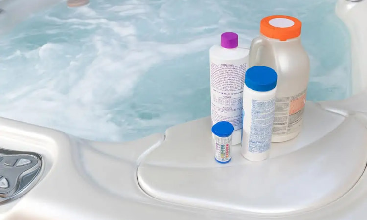 measure free chlorine level in hot tubs